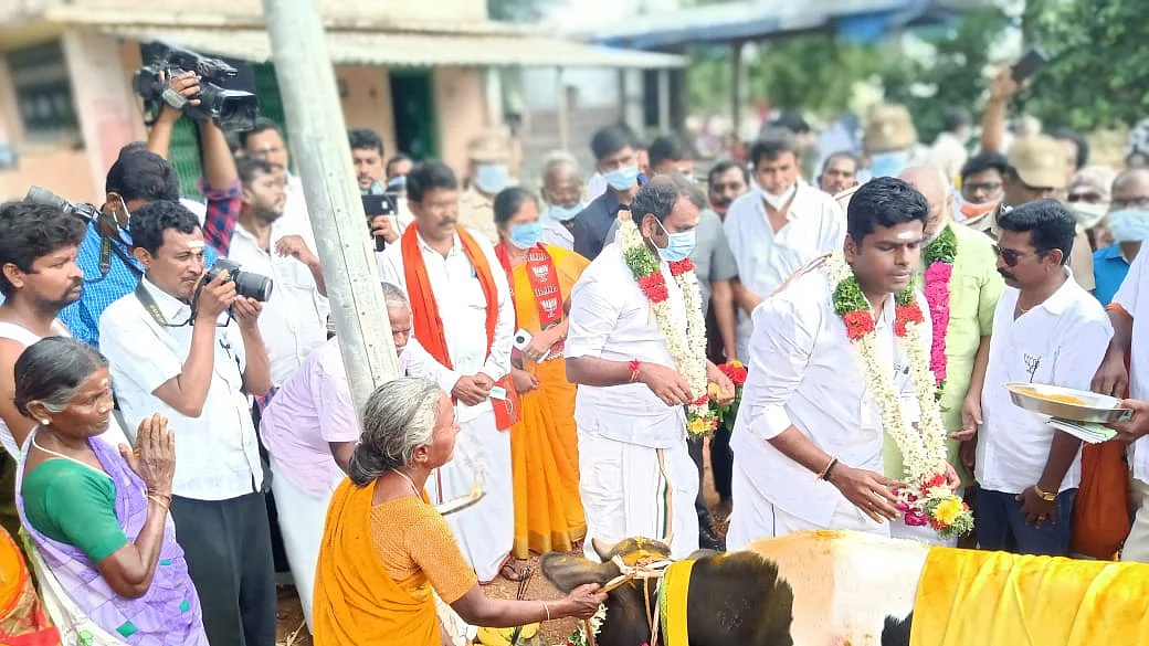 கோ பூஜையில் எல்.முருகன்