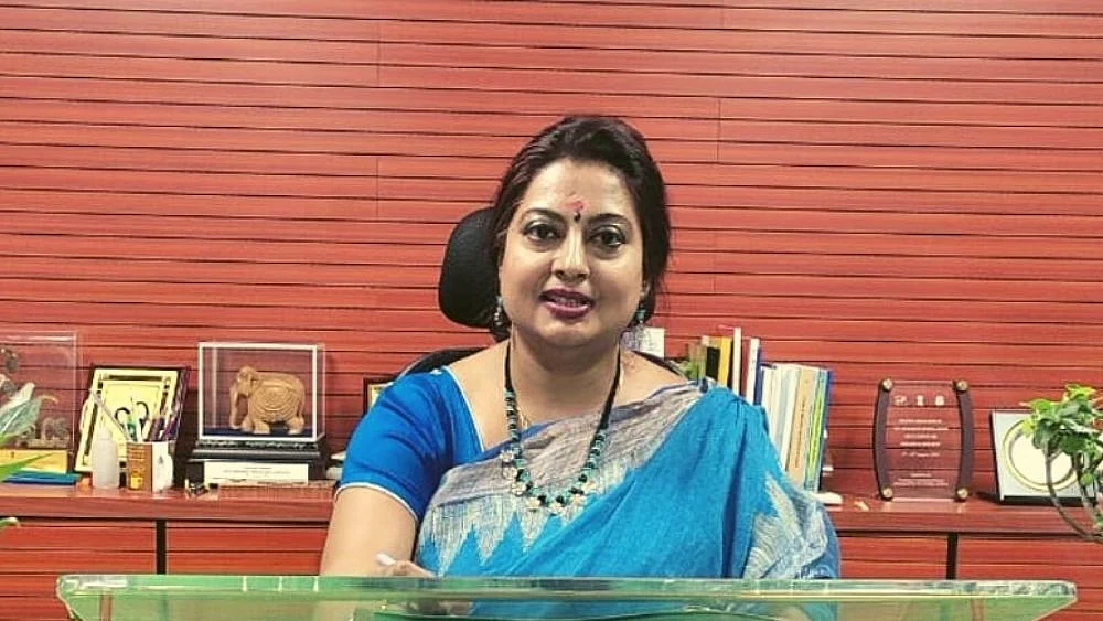 த்ரிதி பானர்ஜி/ Dhriti Banerjee