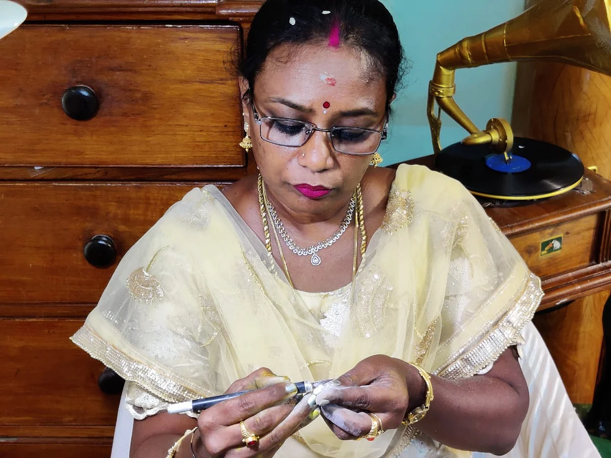 ஆசிரியை மோகனா
