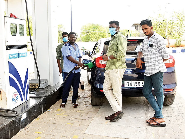 ”என் கிளான்ஸா, லிட்டருக்கு 28 கிமீ கொடுக்குது!”