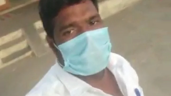 போலீஸ் ஸ்டேஷன் முன்பு இளையராஜா
