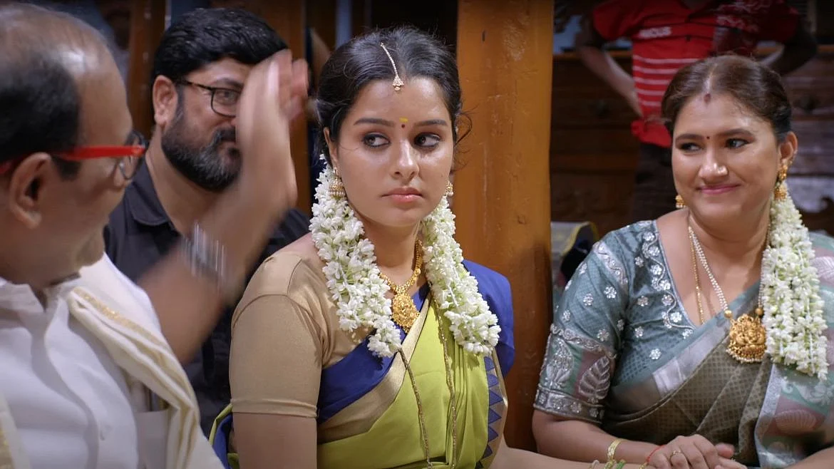 ஆதலினால் காதல் செய்வீர் AKS - 3