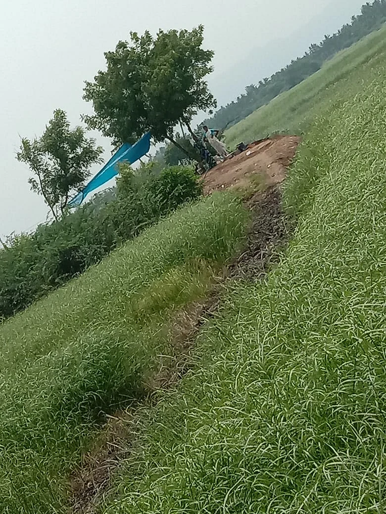 ஆக்கிரமிக்கப்பட்ட மயானப் பாதை
