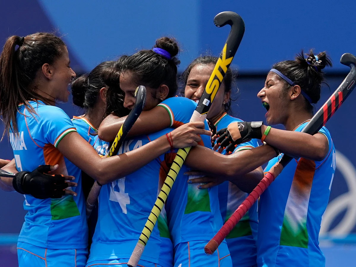 ஹாக்கி : குர்ஜித் கவுரின் ஒற்றை கோல்... அரையிறுதிக்குள் நுழைந்தது இந்தியா! LIVE UPDATES