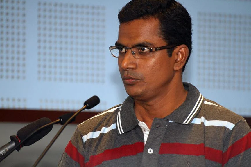 நரேன் ராஜகோபாலன் - பங்குச்சந்தை ஆலோசகர்
