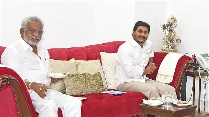 ஜெகன் மோகனுடன் சுப்பா ரெட்டி