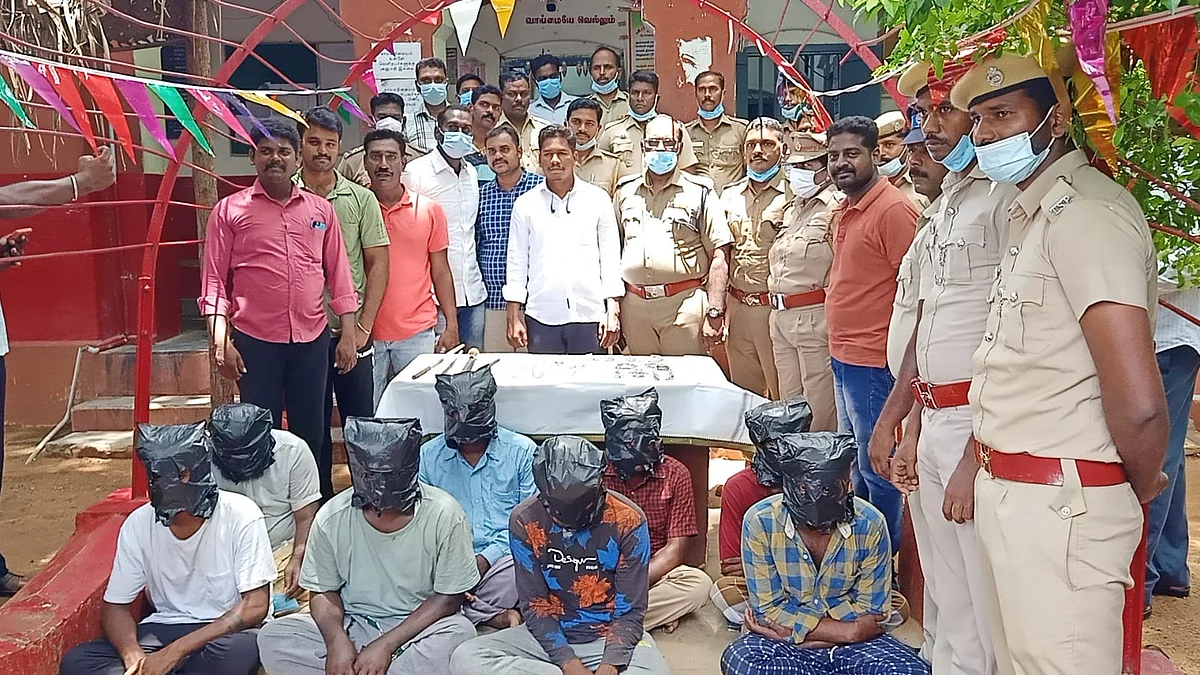 பிடிபட்ட எட்டுப் பேர் கும்பல்