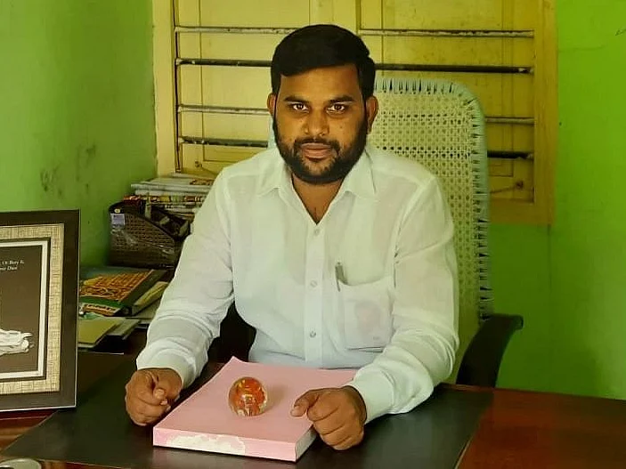 வேதாரண்யம் பஞ்சாயத்தின் பட்ஜெட்; 1,640 குடும்பங்களிடமும் நேரில் சமர்ப்பித்த ஊராட்சி மன்றத் தலைவர்!