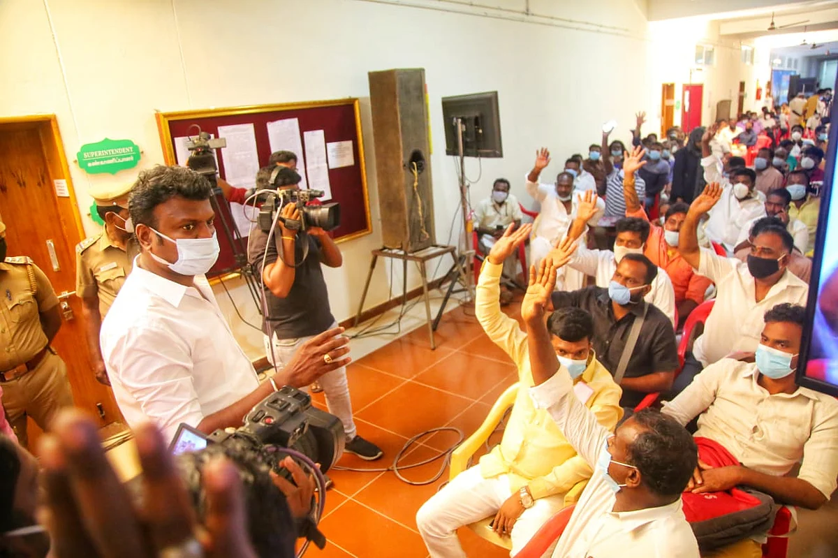 ஓப்பன் டெண்டரின்போது
