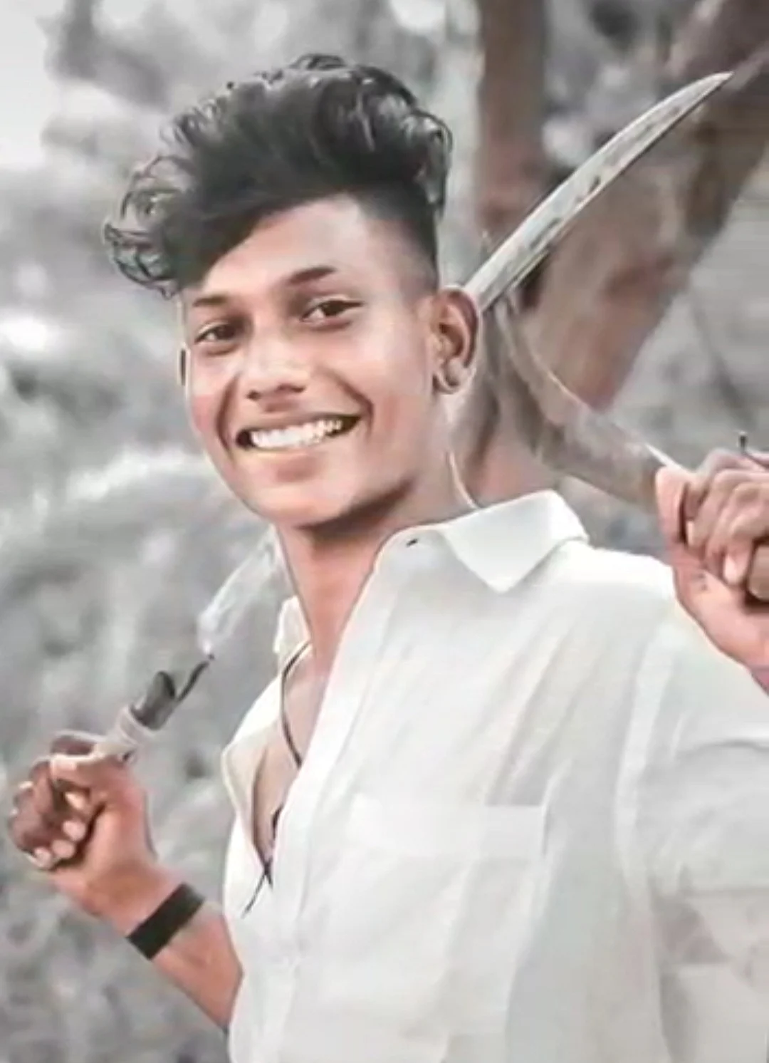 அரிவாள் கத்தியுடன் வாலிபர்
