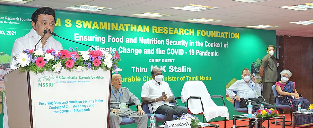 ஒரு புதிய உண்மைக்குள் வாழ்ந்துகொண்டிருக்கிறோம்!