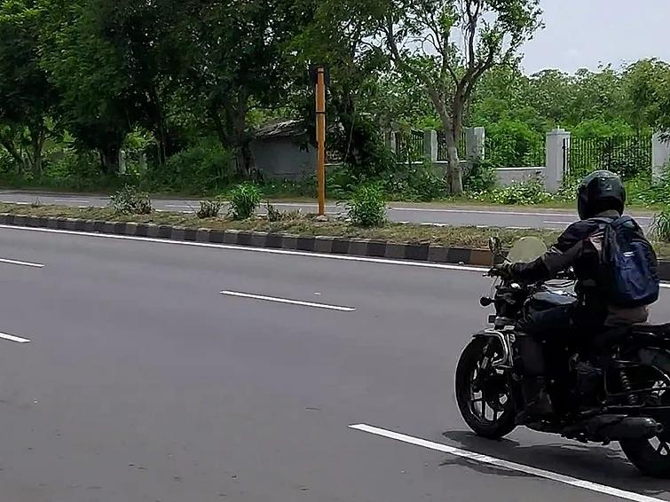 புல்லட் க்ளாஸிக்கில் ட்வின் சிலிண்டர் 650 சிசி!