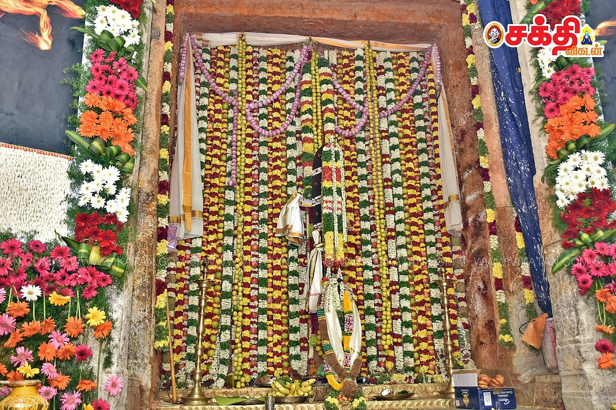 பதினெட்டாம்படி கருப்பணசுவாமி கோயில்