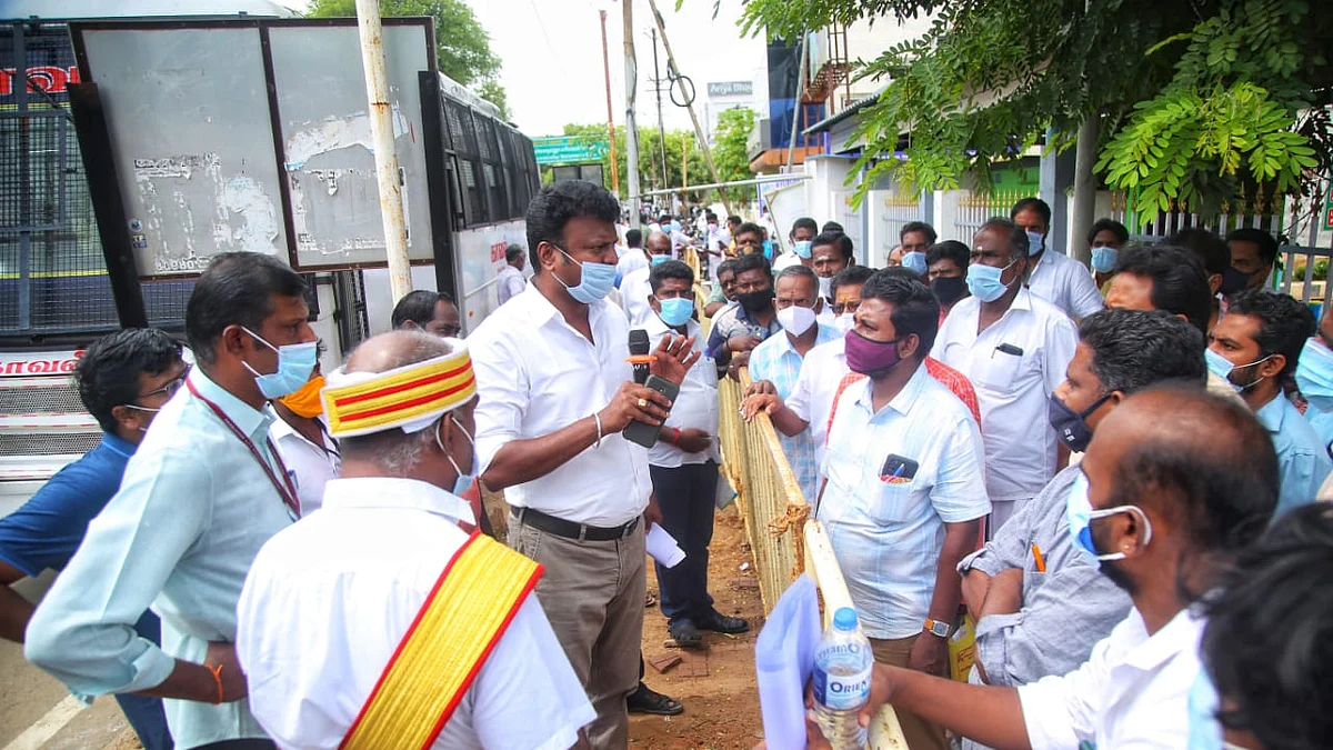 மாநகராட்சி ஆணையர் சரவணக்குமார்.
