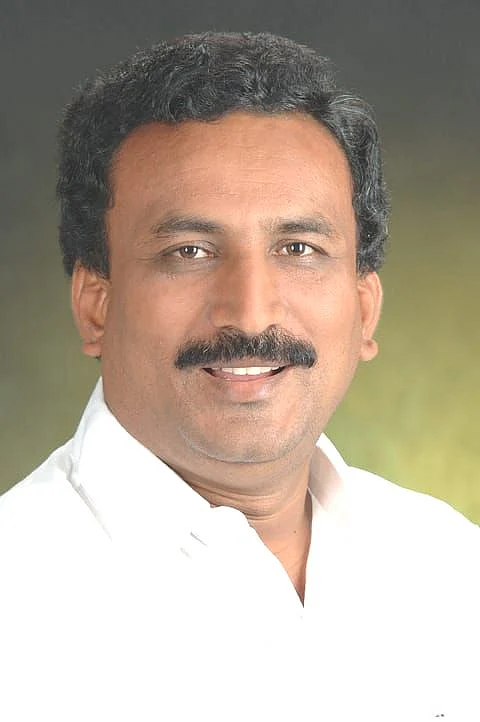 அ.தி.மு.க நிர்வாகி எஸ்.எம்.சுகுமார்