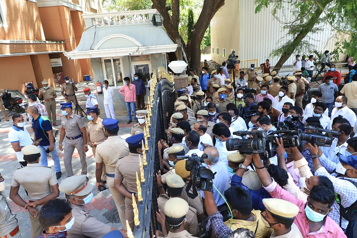 எடப்பாடி குடும்பத்தினரின் மிளகாய் வற்றல் யாகம் முதல் சி.விஜயபாஸ்கரின் நக்கல் வரை! -கழுகார் அப்டேட்ஸ்