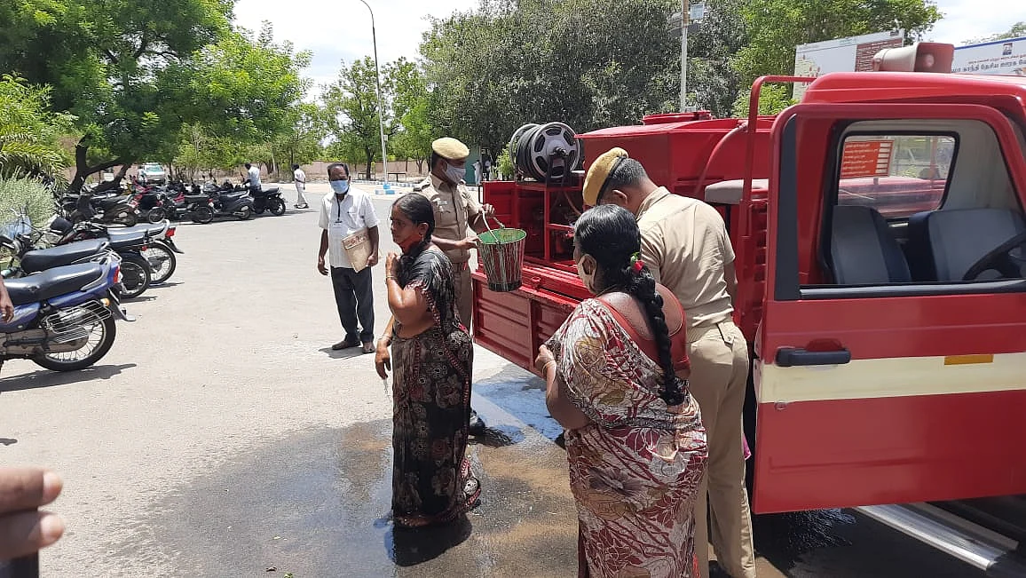 தற்கொலைக்கு முயன்ற பெண்கள்