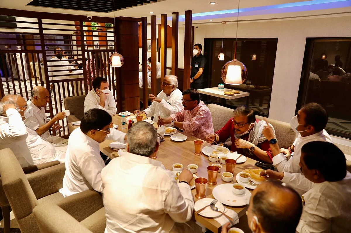ராகுல் காந்தி - எதிர்க்கட்சி உறுப்பினர்கள்