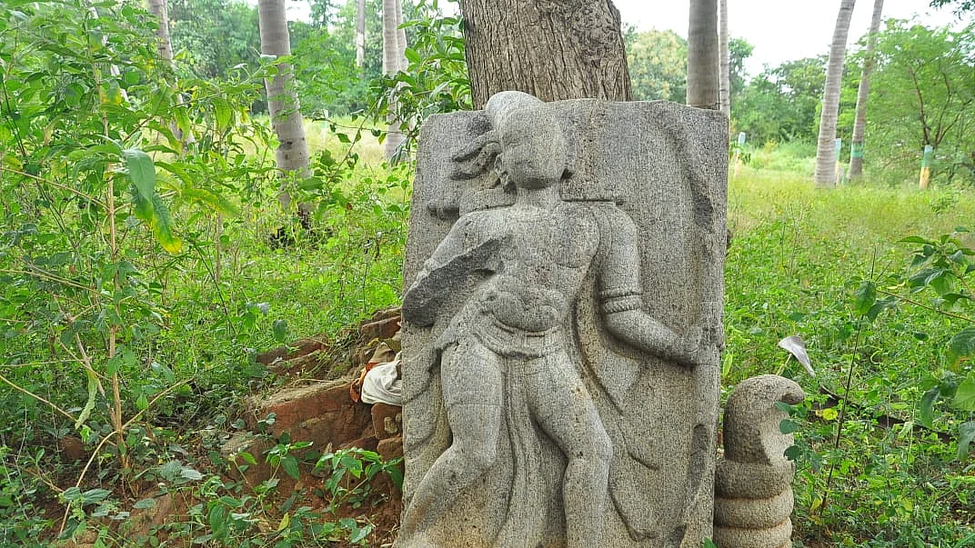 நவகண்ட சிற்பம்