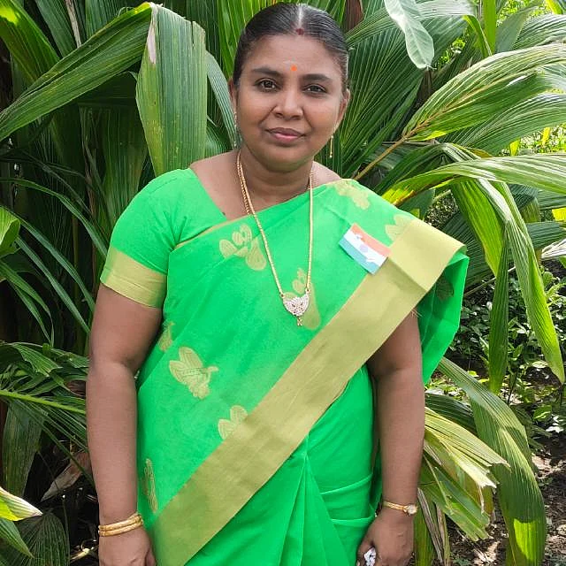 தலைமையாசிரியை லலிதா