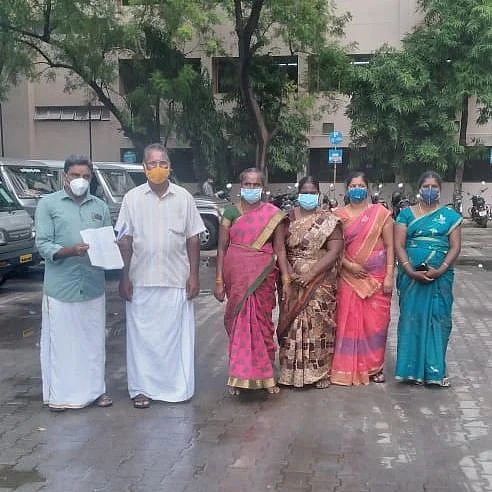 ஊராட்சி நிர்வாகத்துக்கு எதிராகப் புகாரளிக்க வந்த கவுன்சிலர்கள்