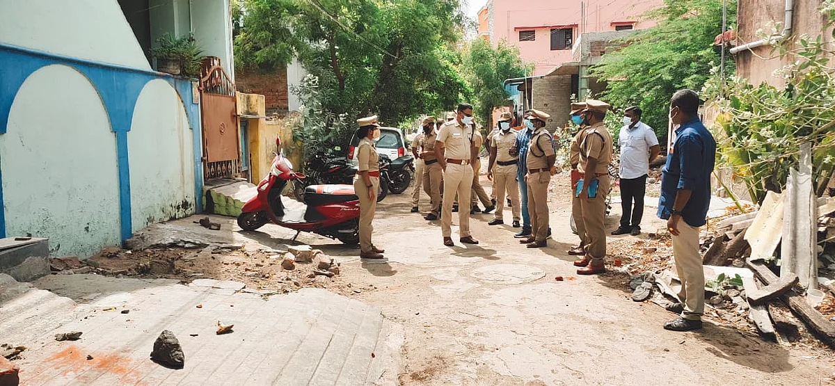 கொலை செய்யப்பட்ட இடத்தை ஆய்வு செய்த எஸ்.பி., ஜெயக்குமார்