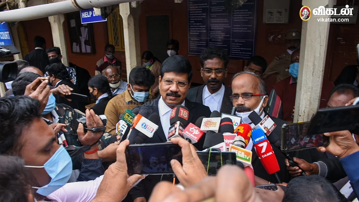 அரசுத் தரப்பு சிறப்பு வழக்கறிஞர்கள்