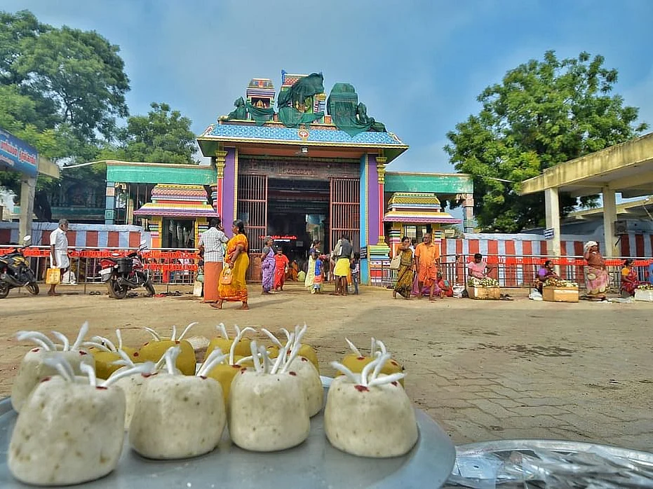 ஆடி அம்மன் தரிசனம்: இன்னலைத் தீர்த்து இன்பம் அருள்வாள் இருக்கன்குடி மாரியம்மா!