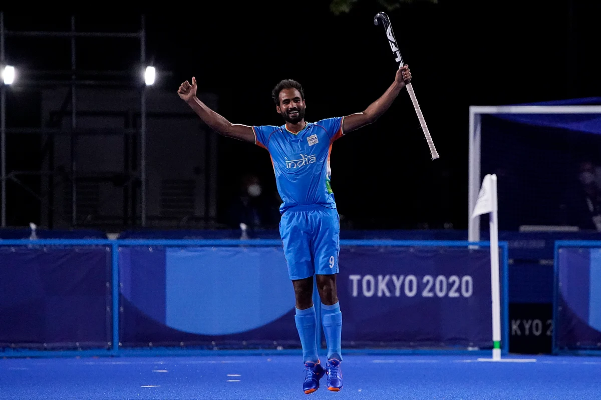 ஹாக்கி : ஒருங்கிணைந்து ஆடிய ஃபார்வட், கோல் காக்கும் கடவுளாய் ஶ்ரீஜிஷ்... அரையிறுதியில் இந்தியா!