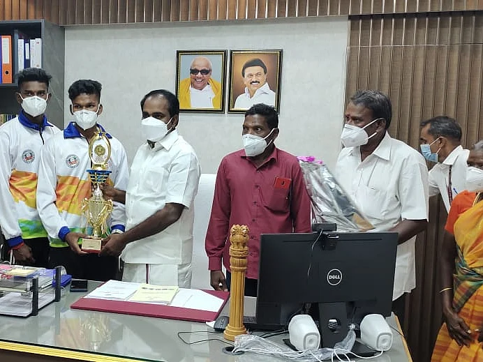 புதுக்கோட்டை: "அமைச்சரோட உதவிக்கு நன்றி!"- பூட்டானில் தங்கப்பதக்கம் வென்ற விளையாட்டு வீரர்கள்!