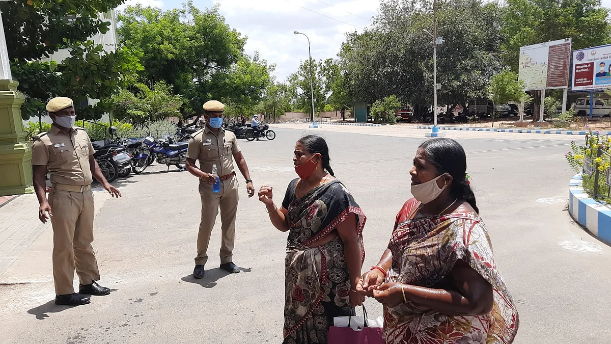 தற்கொலைக்கு முயன்ற பெண்கள்