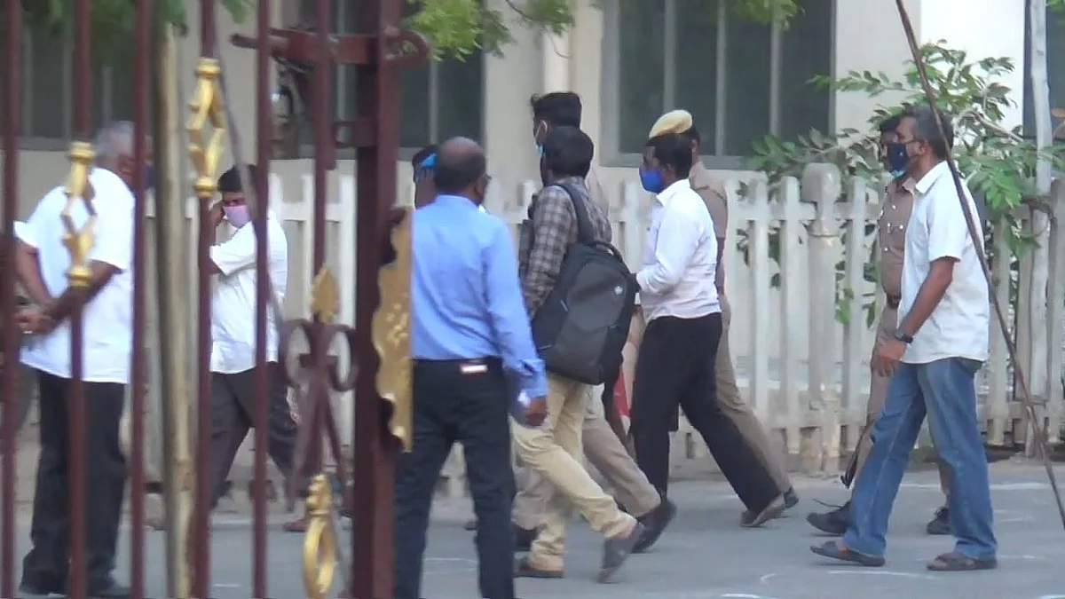 ரூ.23 கோடி மதிப்புள்ள ’அம்பர்கிரிஸ்’ - இலங்கைக்கு கடத்த முயன்ற கும்பல் சிக்கியது எப்படி?