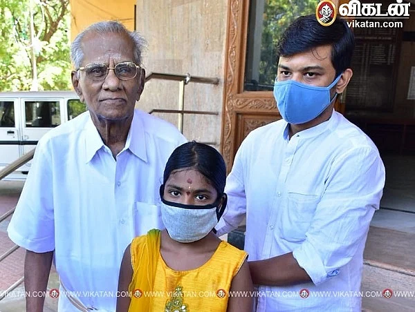 ஆட்சியரிடம் மனு அளிக்க வந்த வெள்ளைச்சாமி