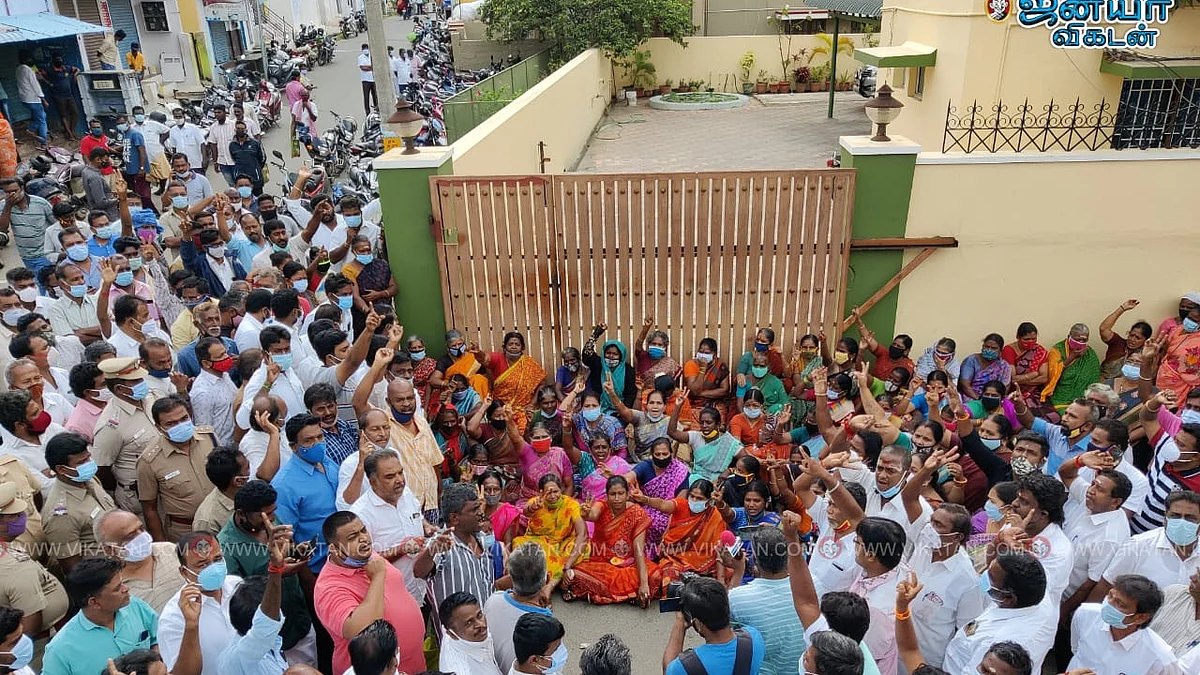 கோவை எஸ்.பி.வேலுமணி வீடு