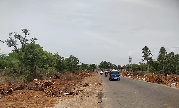 சாலை விரிவாக்கப் பணி