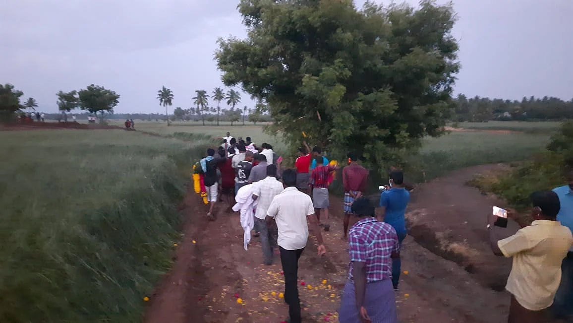 ஆக்கிரமிப்பு அகற்றப்பட்ட மயானப் பாதை
