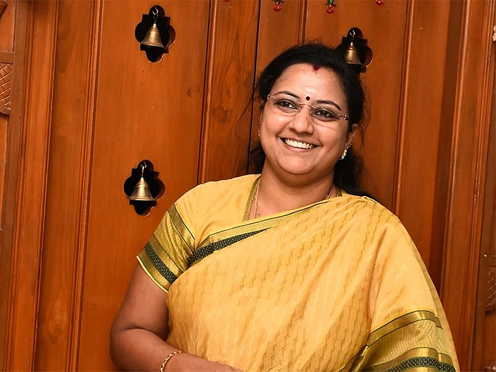 `ஒதுங்கிச் சென்றவருக்கு அடித்த ஜாக்பாட்!’ - கனிமொழி தேர்வுக்குக் கைகொடுத்தவர் யார்?