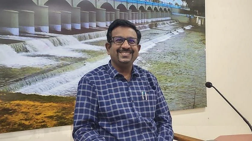 தஞ்சை ஆட்சியர் தினேஷ் பொன்ராஜ் ஆலிவர்
