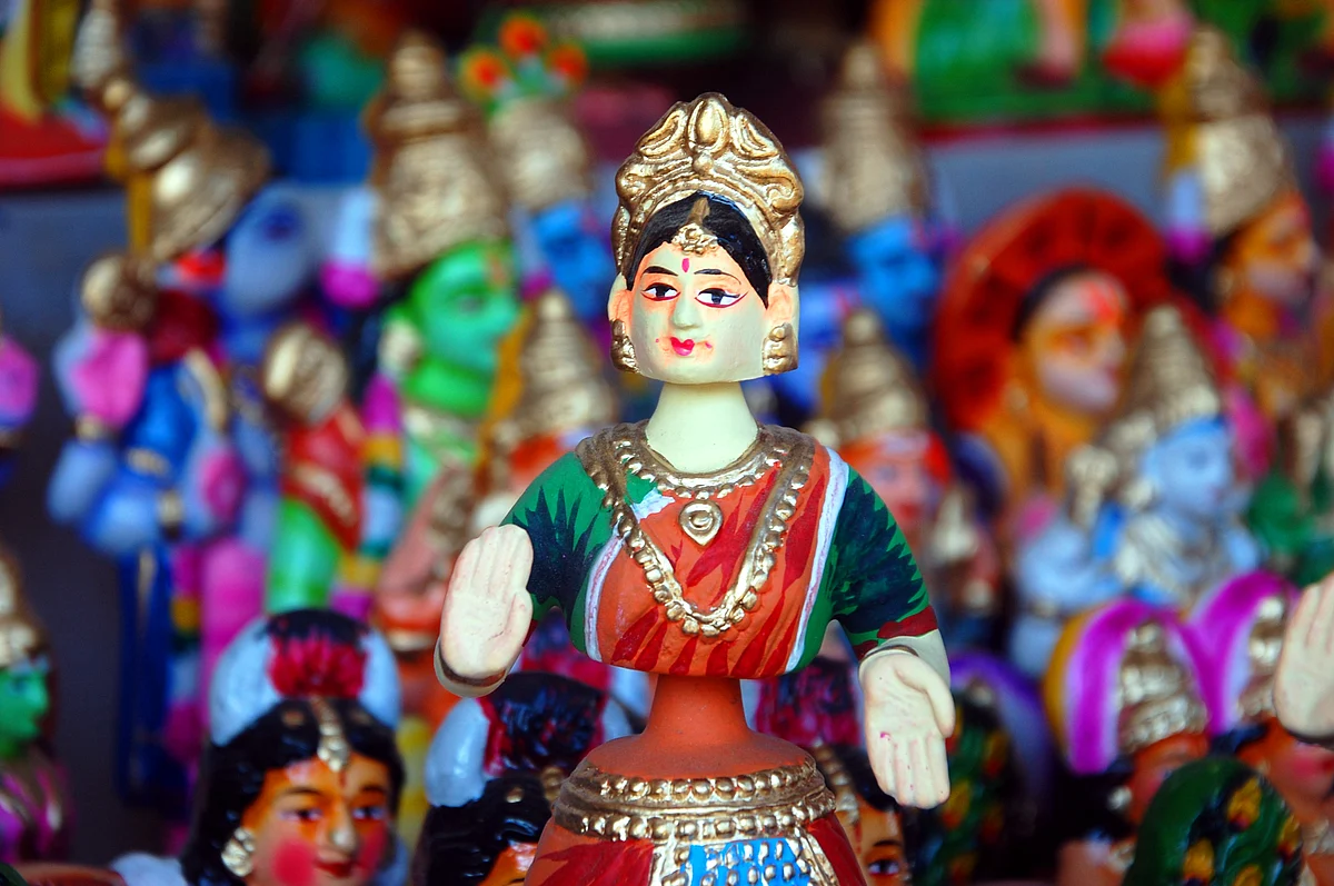 குழந்தை புத்தர், கிருஷ்ண லீலை, விவசாயி; கண்ணைக்கவரும் வண்ணமயமான நவராத்திரி கொலு பொம்மைகள்!