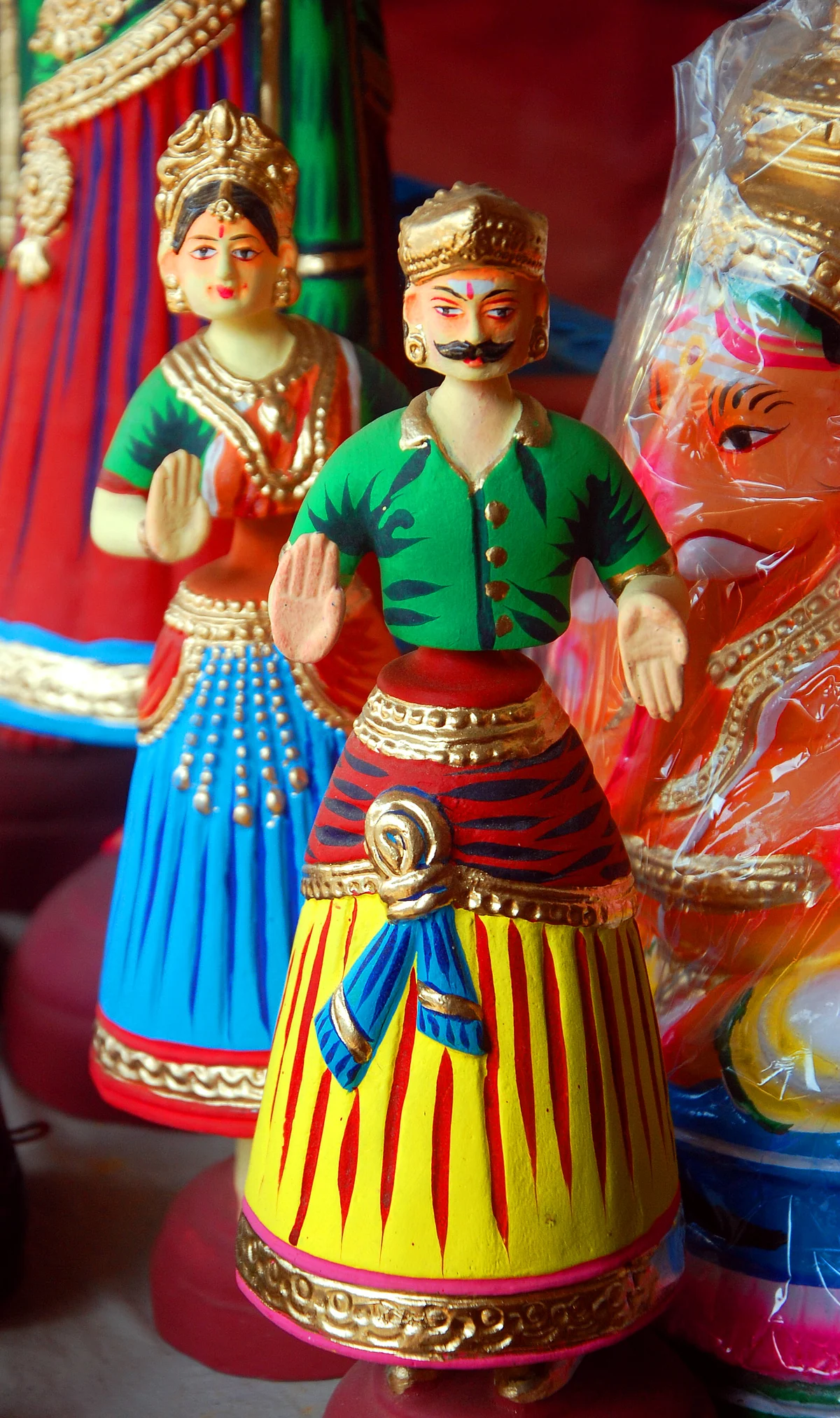 குழந்தை புத்தர், கிருஷ்ண லீலை, விவசாயி; கண்ணைக்கவரும் வண்ணமயமான நவராத்திரி கொலு பொம்மைகள்!
