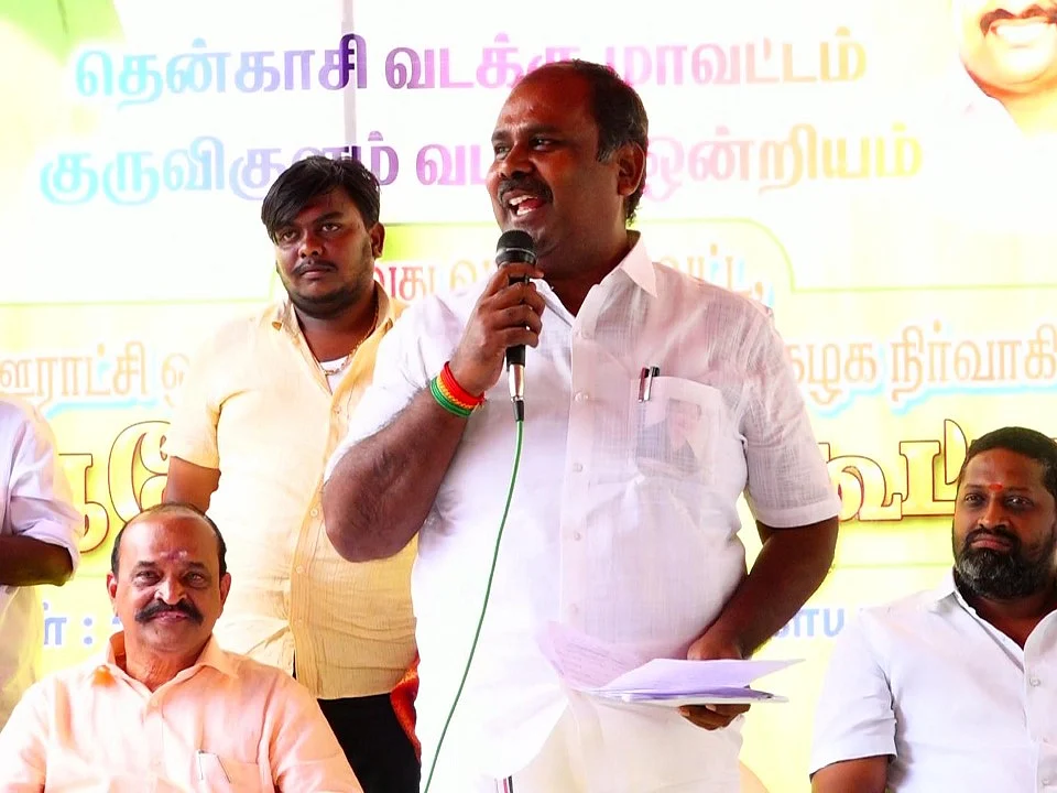 ``வெங்காயத்தை உரித்தால்... அதேபோலத்தான் முதல்வர் சொல்லும் 202 திட்டங்களும்!’’ - ஆர்.பி.உதயகுமார்