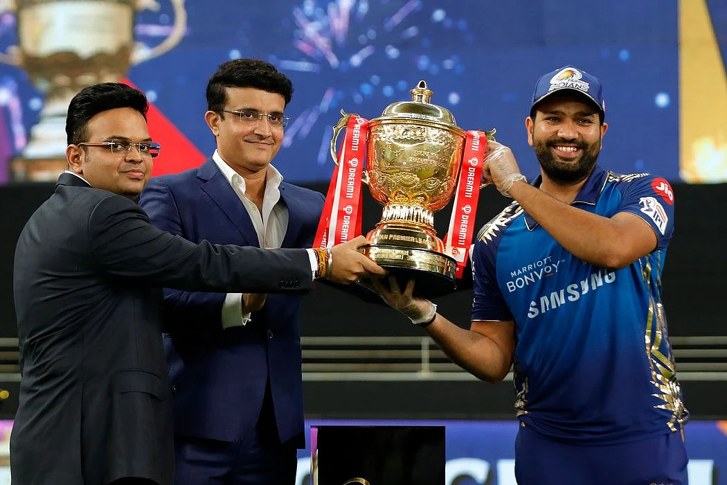 இதற்கு முன், BCCI தலைவர்கள் மட்டும்தான் IPL கோப்பையை வழங்குவார்கள்