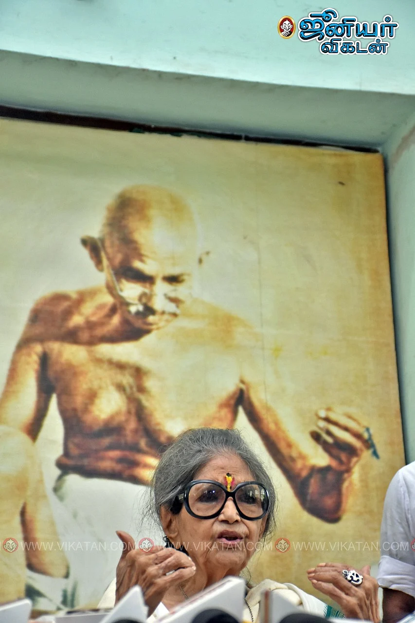 காந்தி பேத்தி தாரா காந்தி பட்டாச்சார்யா