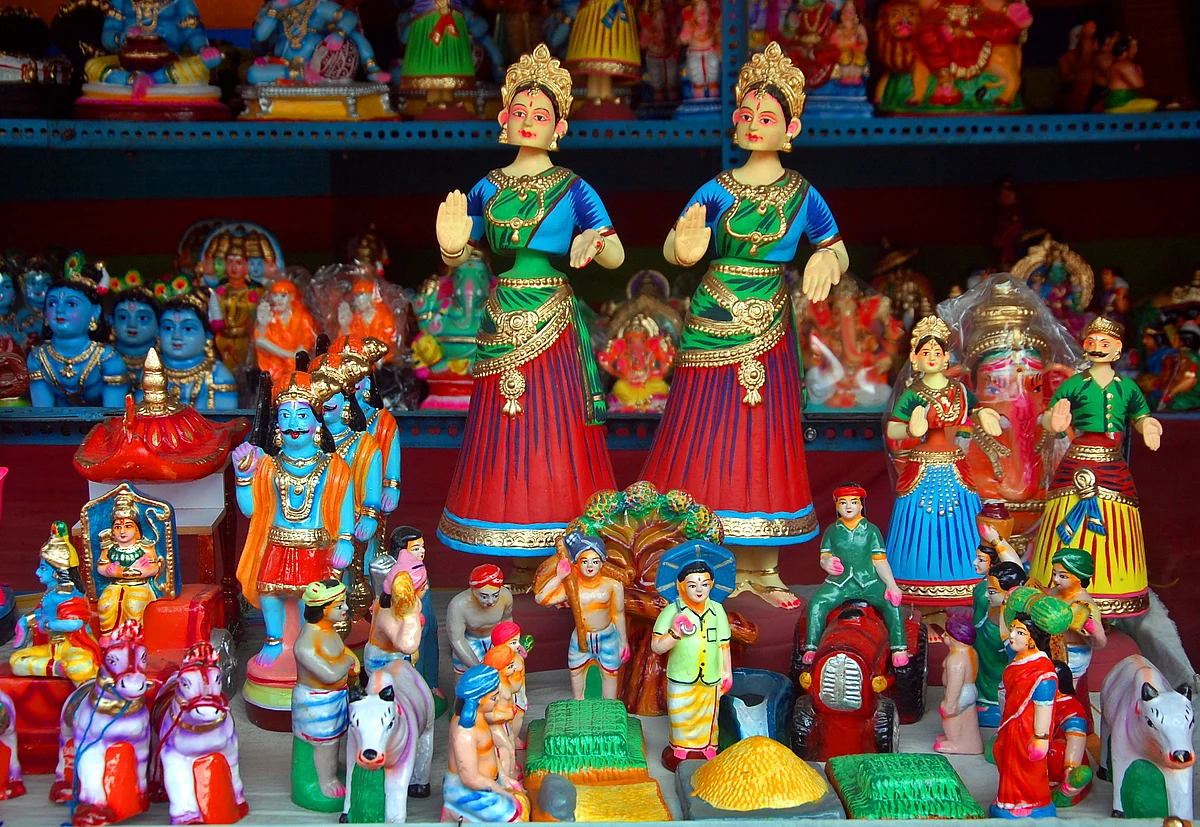 குழந்தை புத்தர், கிருஷ்ண லீலை, விவசாயி; கண்ணைக்கவரும் வண்ணமயமான நவராத்திரி கொலு பொம்மைகள்!