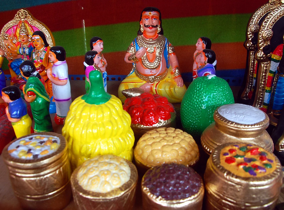 குழந்தை புத்தர், கிருஷ்ண லீலை, விவசாயி; கண்ணைக்கவரும் வண்ணமயமான நவராத்திரி கொலு பொம்மைகள்!
