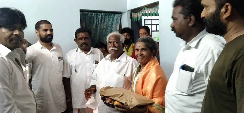 எம்.எல்.ஏ எம்.ஆர்.காந்தி வாழ்த்தியபோது