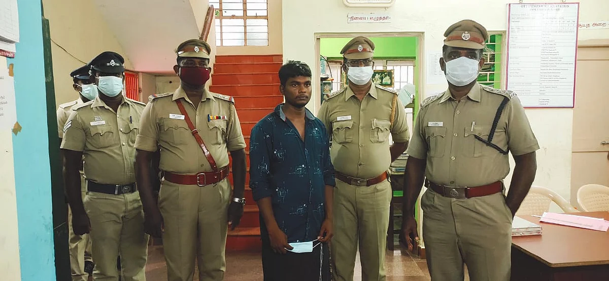 கைது செய்யப்பட்ட பவித்குமார்