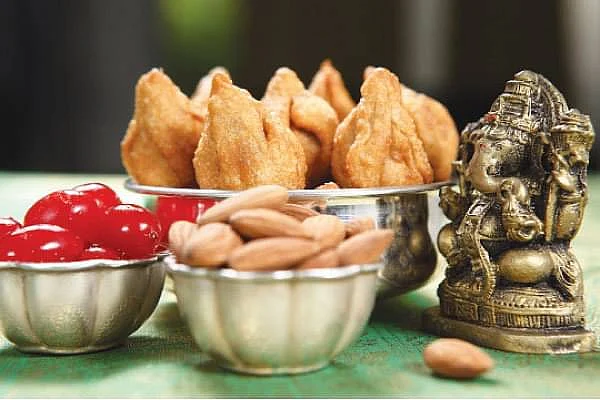 செர்ரி ஃப்ரைட் மோதகம்