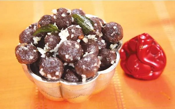 ராகி அம்மணிக் கொழுக்கட்டை