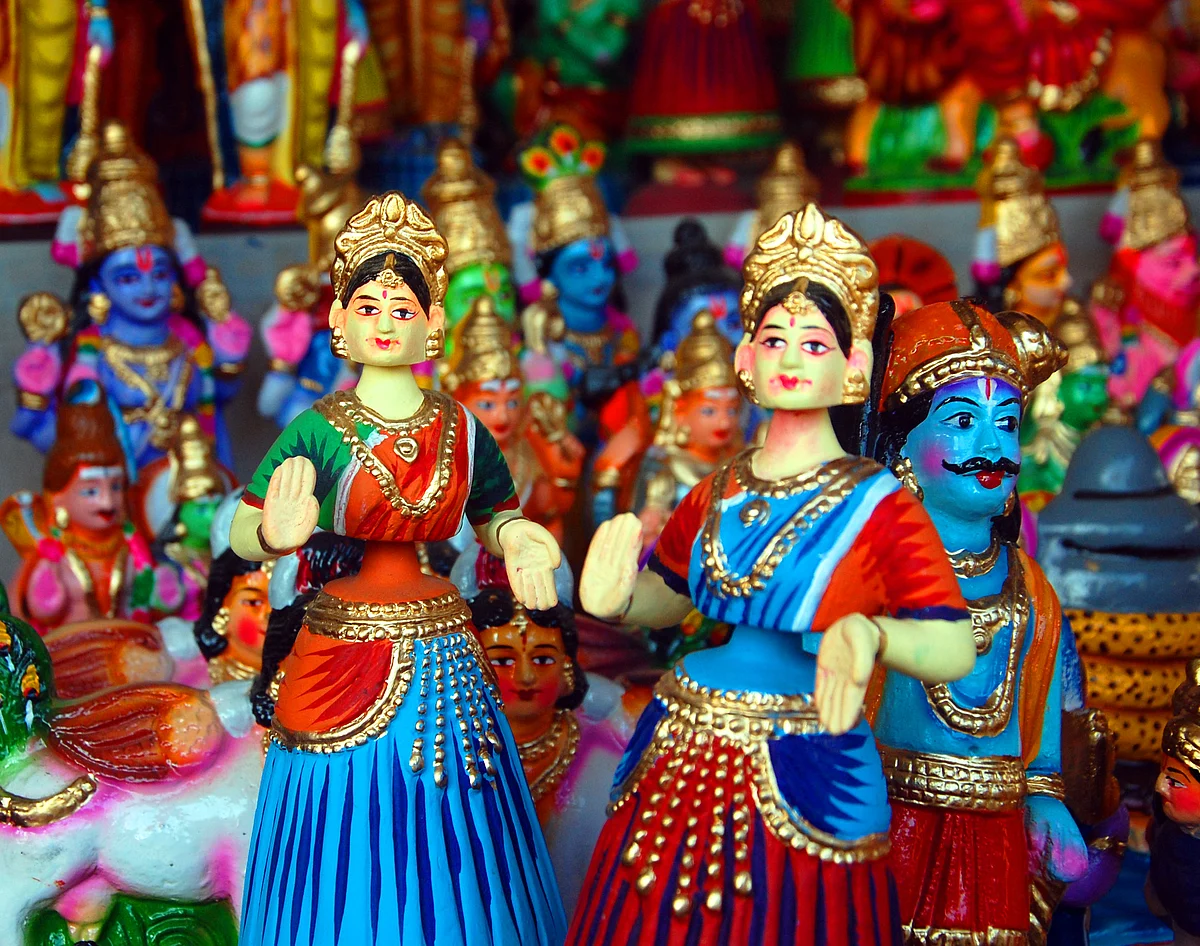குழந்தை புத்தர், கிருஷ்ண லீலை, விவசாயி; கண்ணைக்கவரும் வண்ணமயமான நவராத்திரி கொலு பொம்மைகள்!